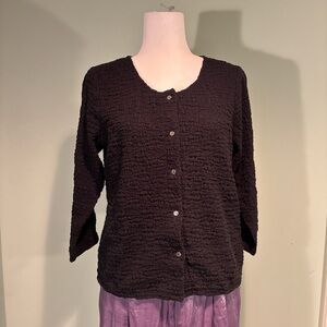 Chico’s XS black textured top 3/4 sleeves button up w/stretch.